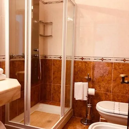 Paradiso מלון 3*