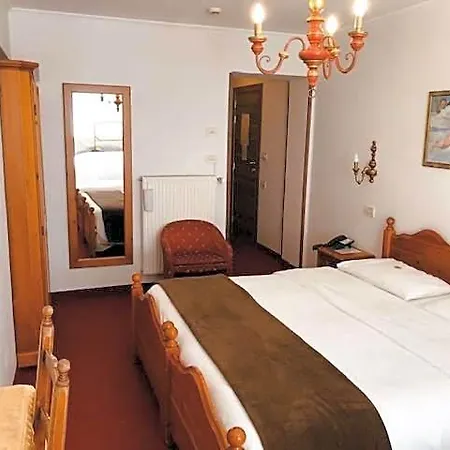Paradiso Hotel 3*